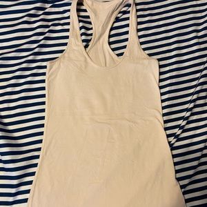 Lululemon tank